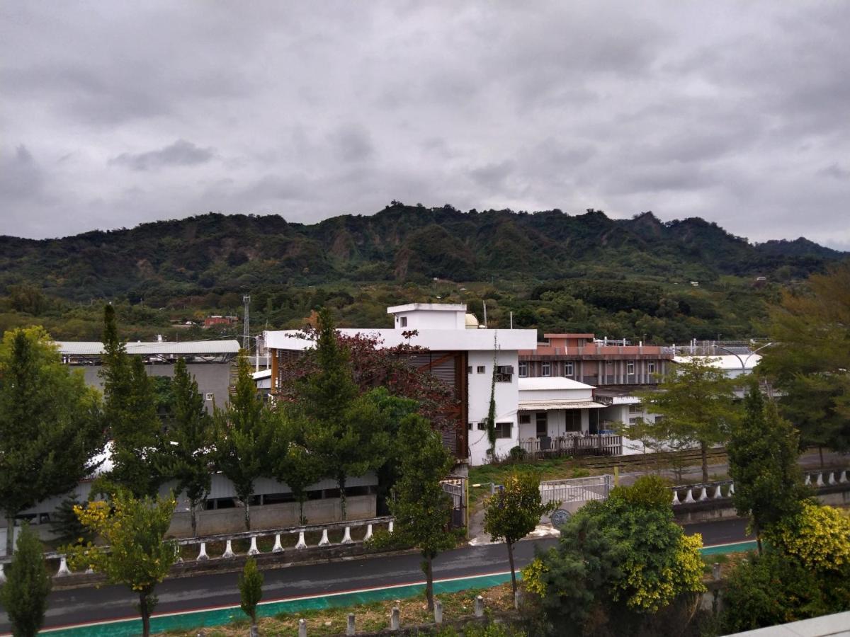 臺東火車站 黎亞兒民宿liyar House 青旅客棧 T'ai-tung Εξωτερικό φωτογραφία